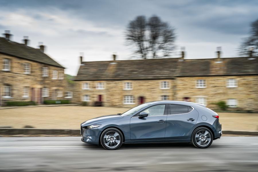  Mazda3 Skyactiv-G GT Sport Hatchback 2019 года  (UK) (фото 14 из 83)